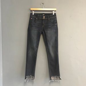 Hudson 💙 Cat mid-rise raw step hem skinny crop